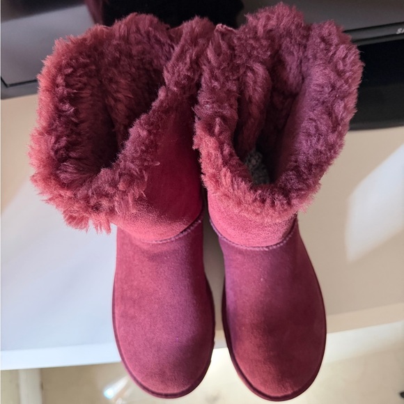 UGG Velvet Bow Back Boots in Rose - Picture 3 of 3